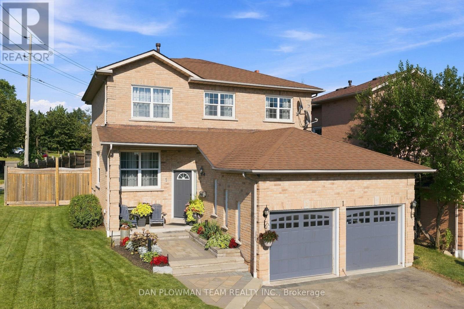 1 MURKAR CRESCENT, Whitby, Ontario
