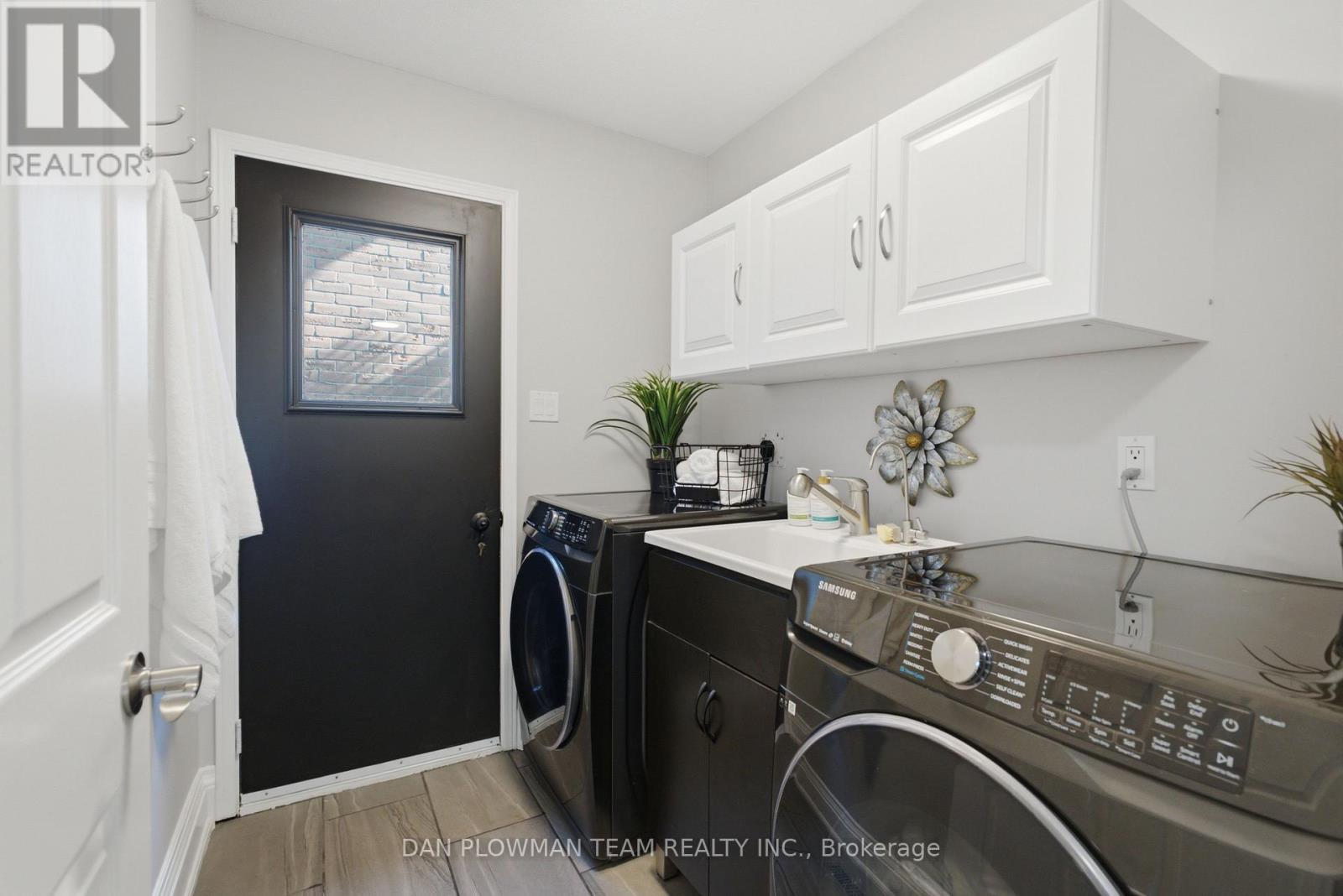 1 Murkar Crescent, Whitby, Ontario  L1N 8Y4 - Photo 14 - E13643780