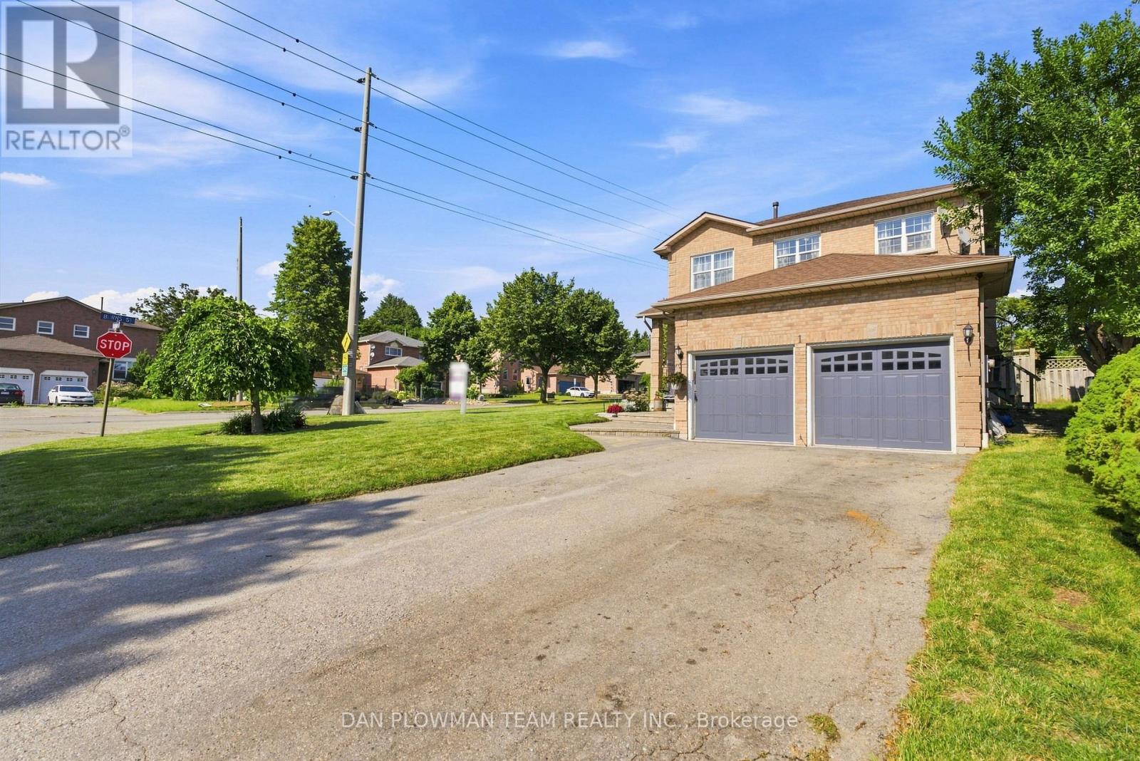1 Murkar Crescent, Whitby, Ontario  L1N 8Y4 - Photo 2 - E13643780