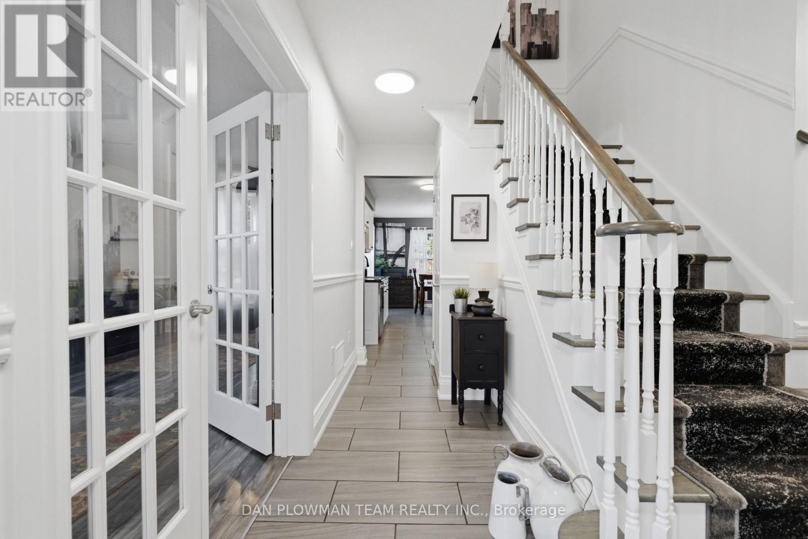 1 Murkar Crescent, Whitby, Ontario  L1N 8Y4 - Photo 4 - E13643780