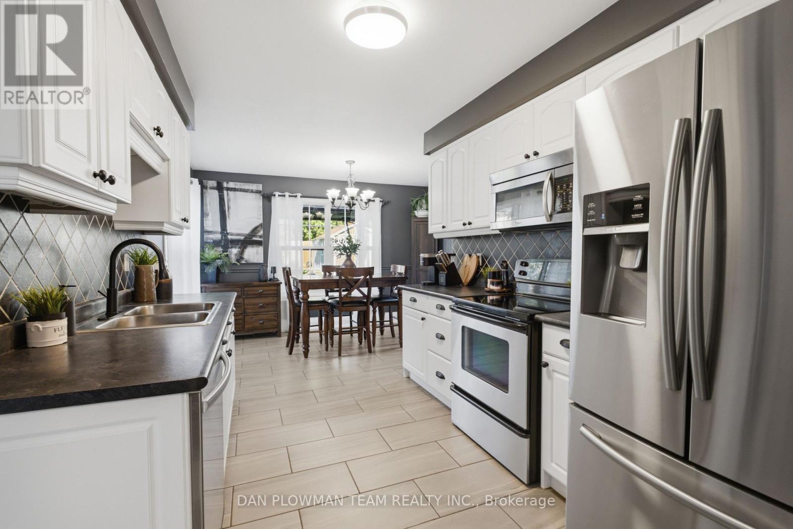 1 Murkar Crescent, Whitby, Ontario  L1N 8Y4 - Photo 7 - E13643780