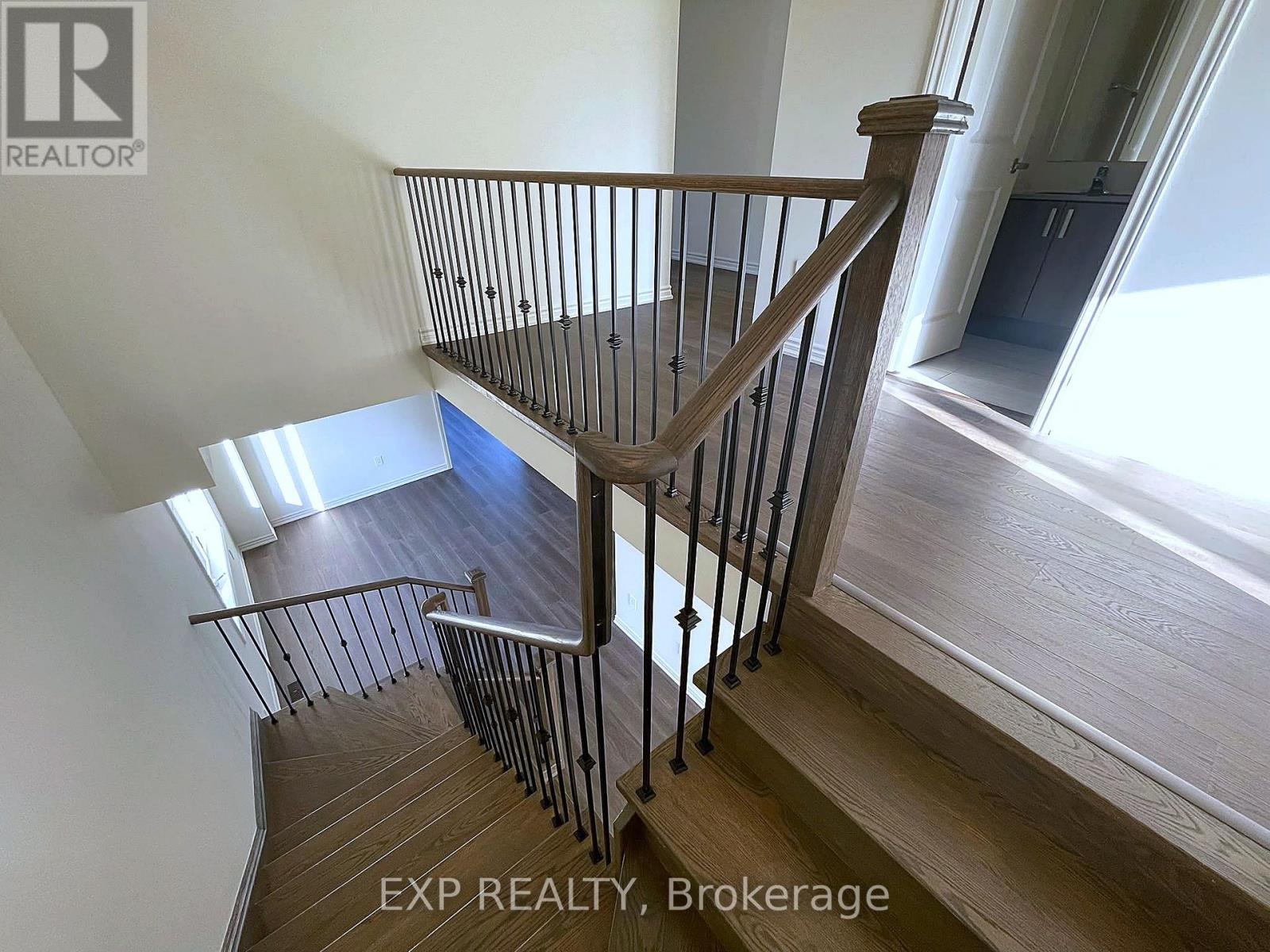62 Donald Cameron Crescent, Clarington, Ontario  L1E 0M4 - Photo 4 - E13643976