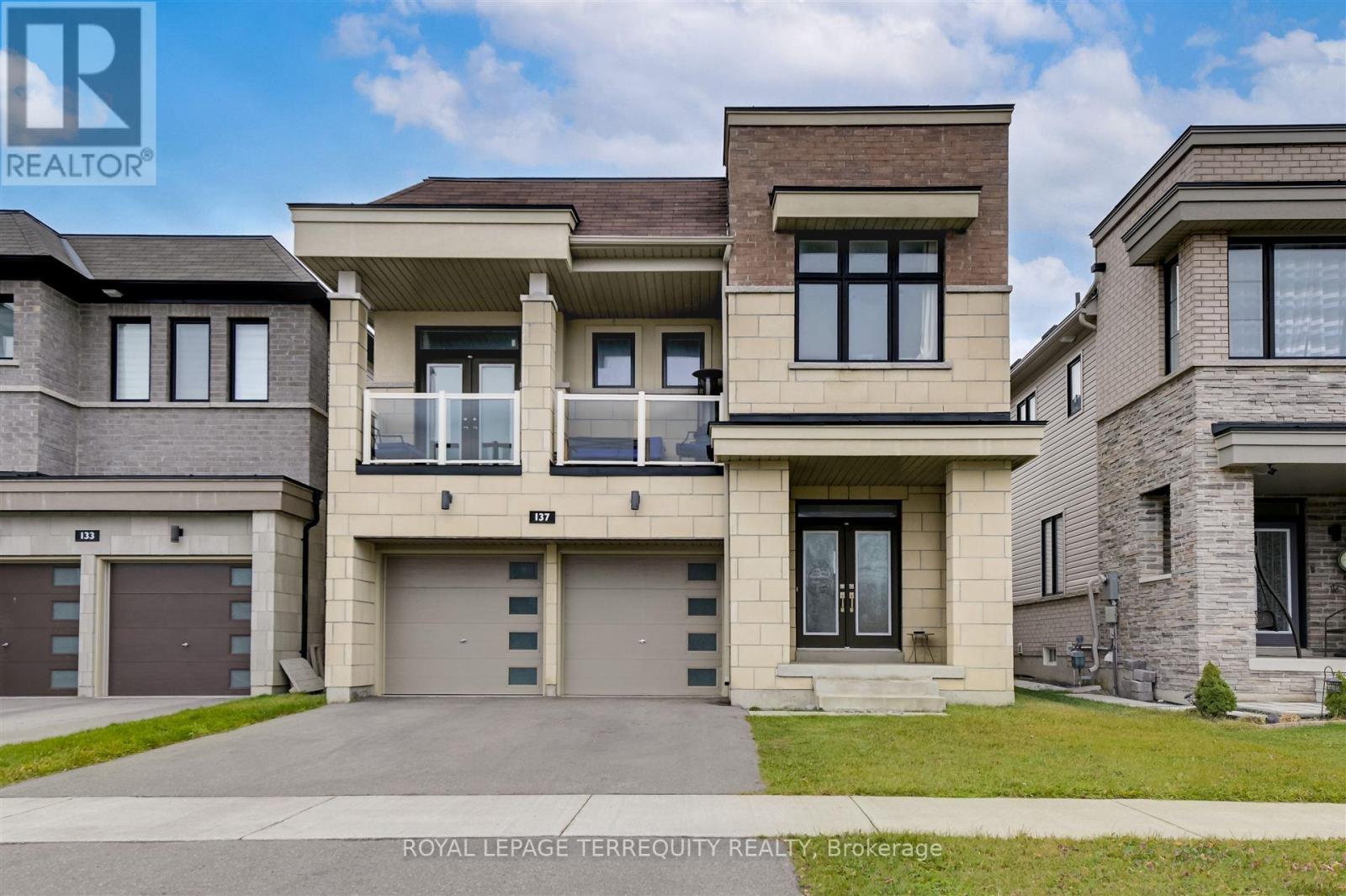 137 East Shore Drive, Clarington, Ontario  L1C 1Z8 - Photo 1 - E13643984