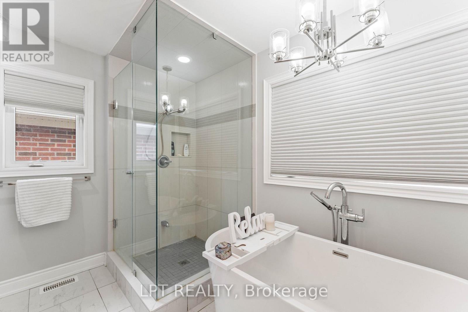 20 Manor Forest Road, East Gwillimbury (Mt Albert), Ontario  L0G 1M0 - Photo 27 - N13643708