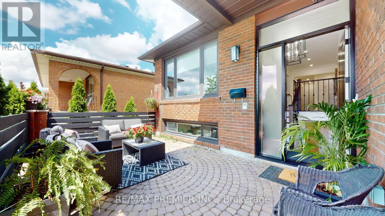 438 Woodbridge Avenue, Vaughan, Ontario  L4L 2T4 - Photo 5 - N13643846