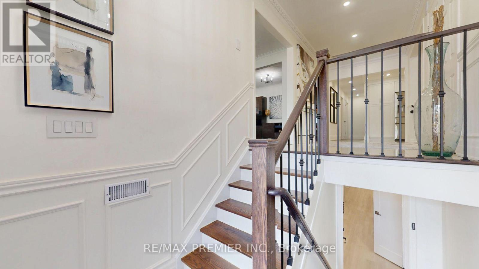 438 Woodbridge Avenue, Vaughan, Ontario  L4L 2T4 - Photo 7 - N13643846