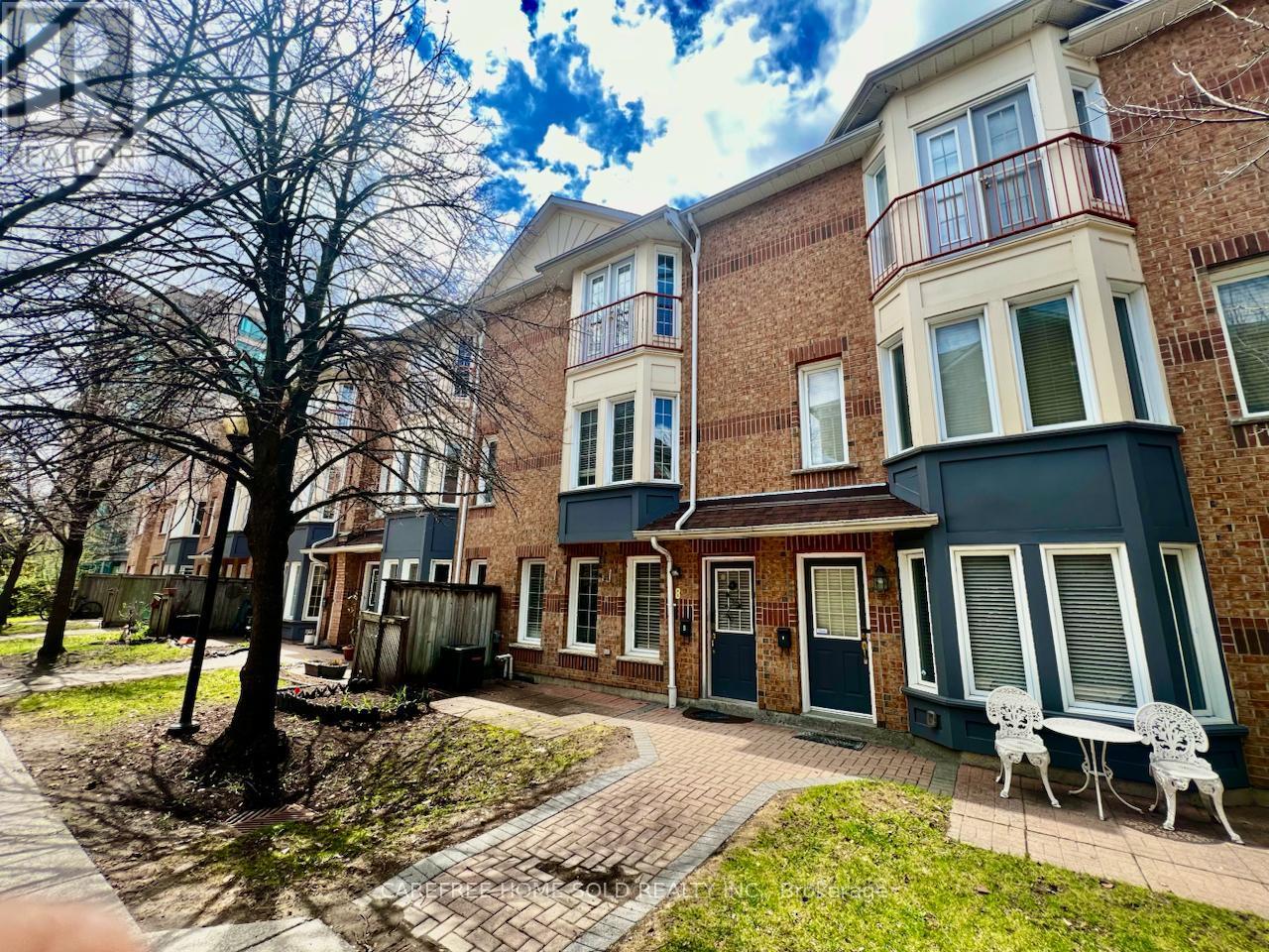 8 - 151 Townsgate Drive, Vaughan, Ontario  L4J 8J7 - Photo 1 - N13643848