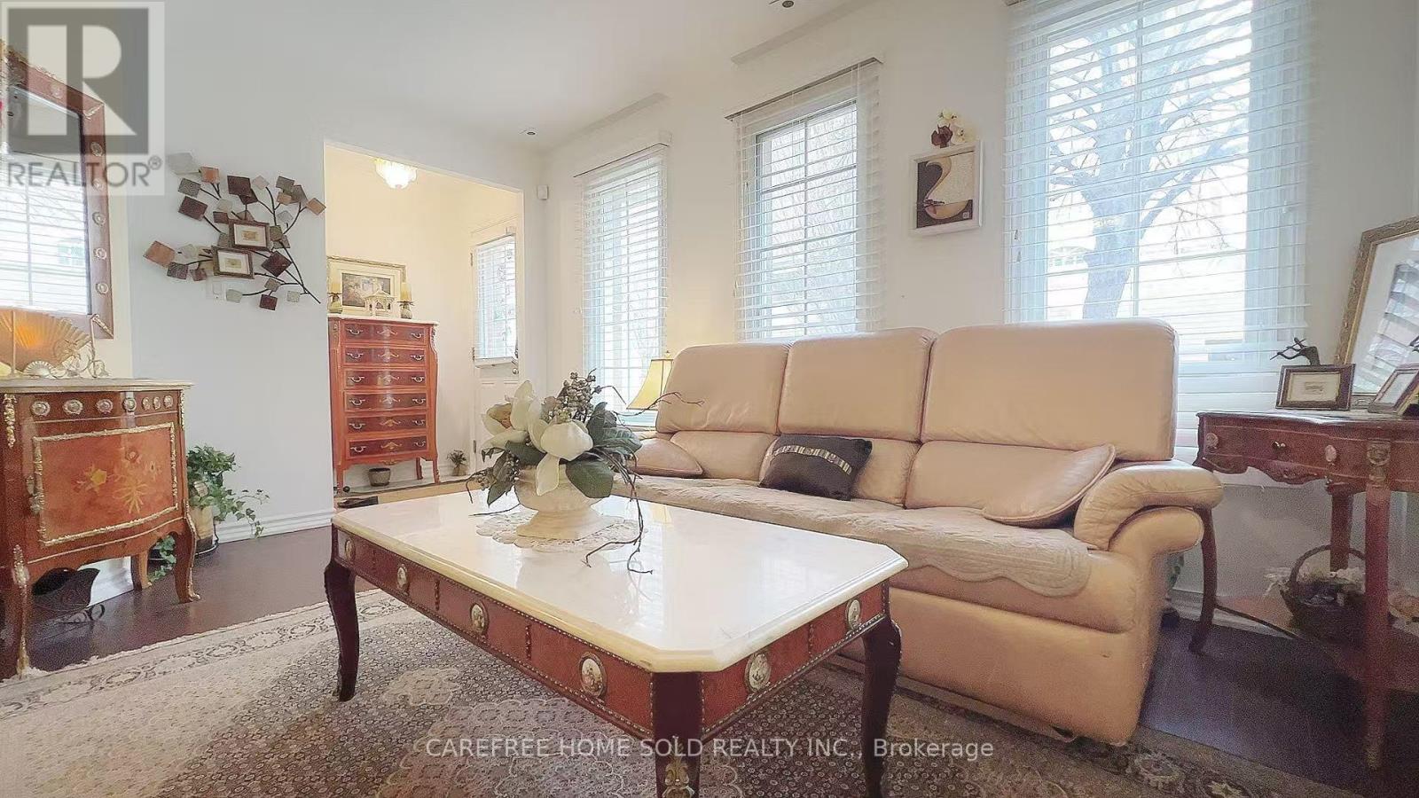 8 - 151 Townsgate Drive, Vaughan, Ontario  L4J 8J7 - Photo 4 - N13643848