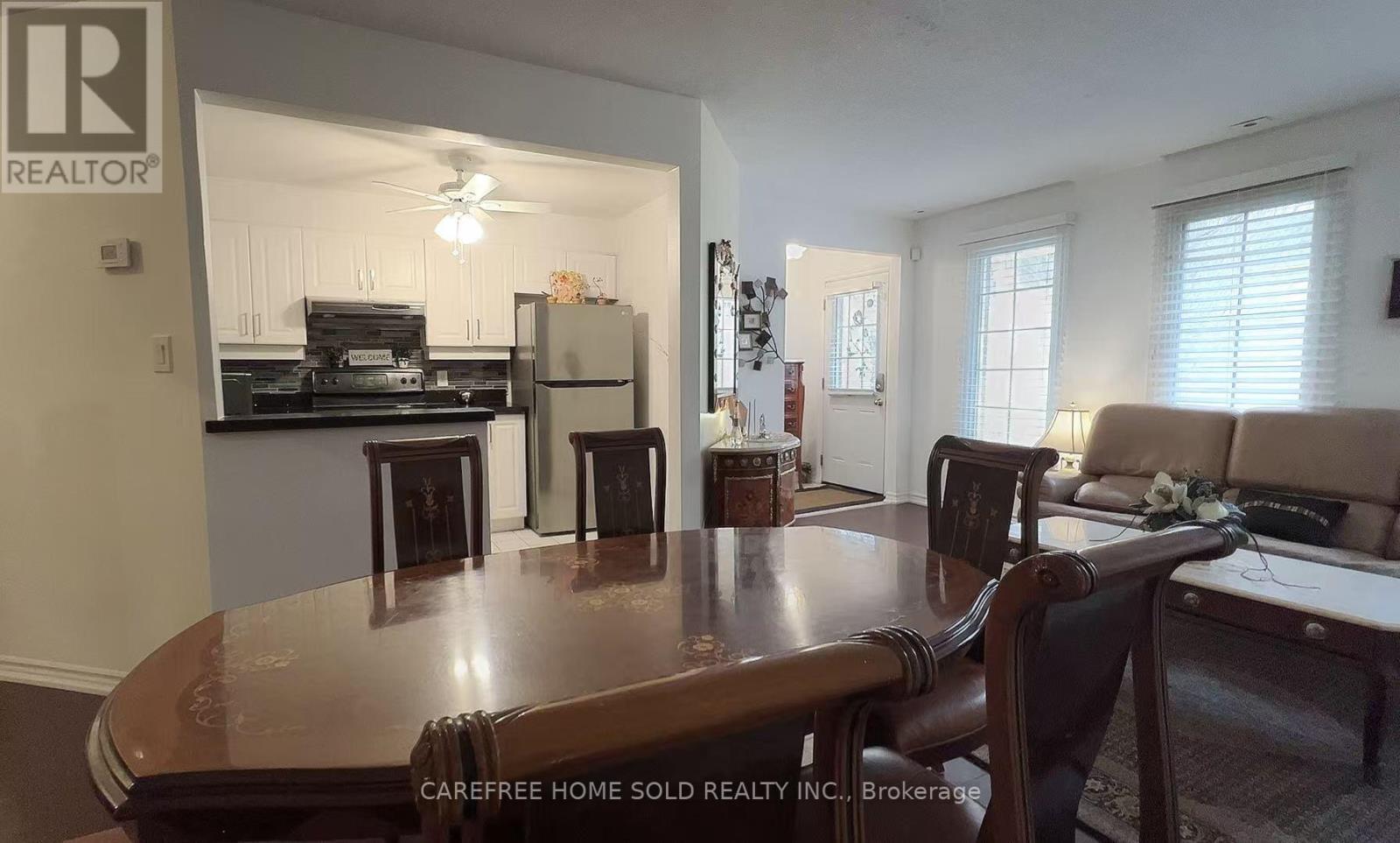 8 - 151 Townsgate Drive, Vaughan, Ontario  L4J 8J7 - Photo 9 - N13643848