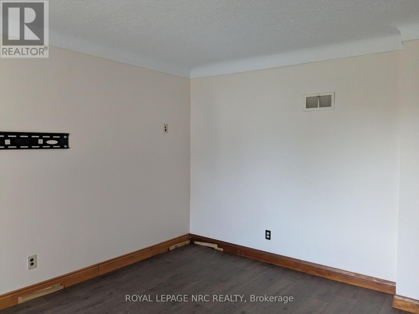 Upper - 187 Neff Street, Port Colborne, Ontario  L3K 3T7 - Photo 5 - X13643778
