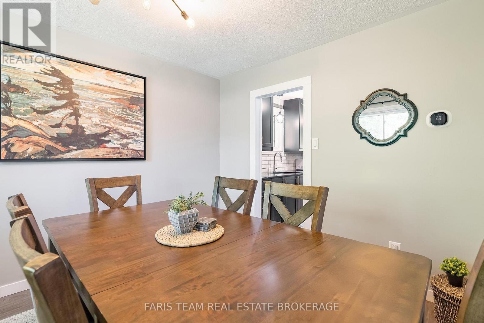 20 Carol Road, Barrie (Allandale Heights), Ontario  L4N 3P5 - Photo 11 - S13643790