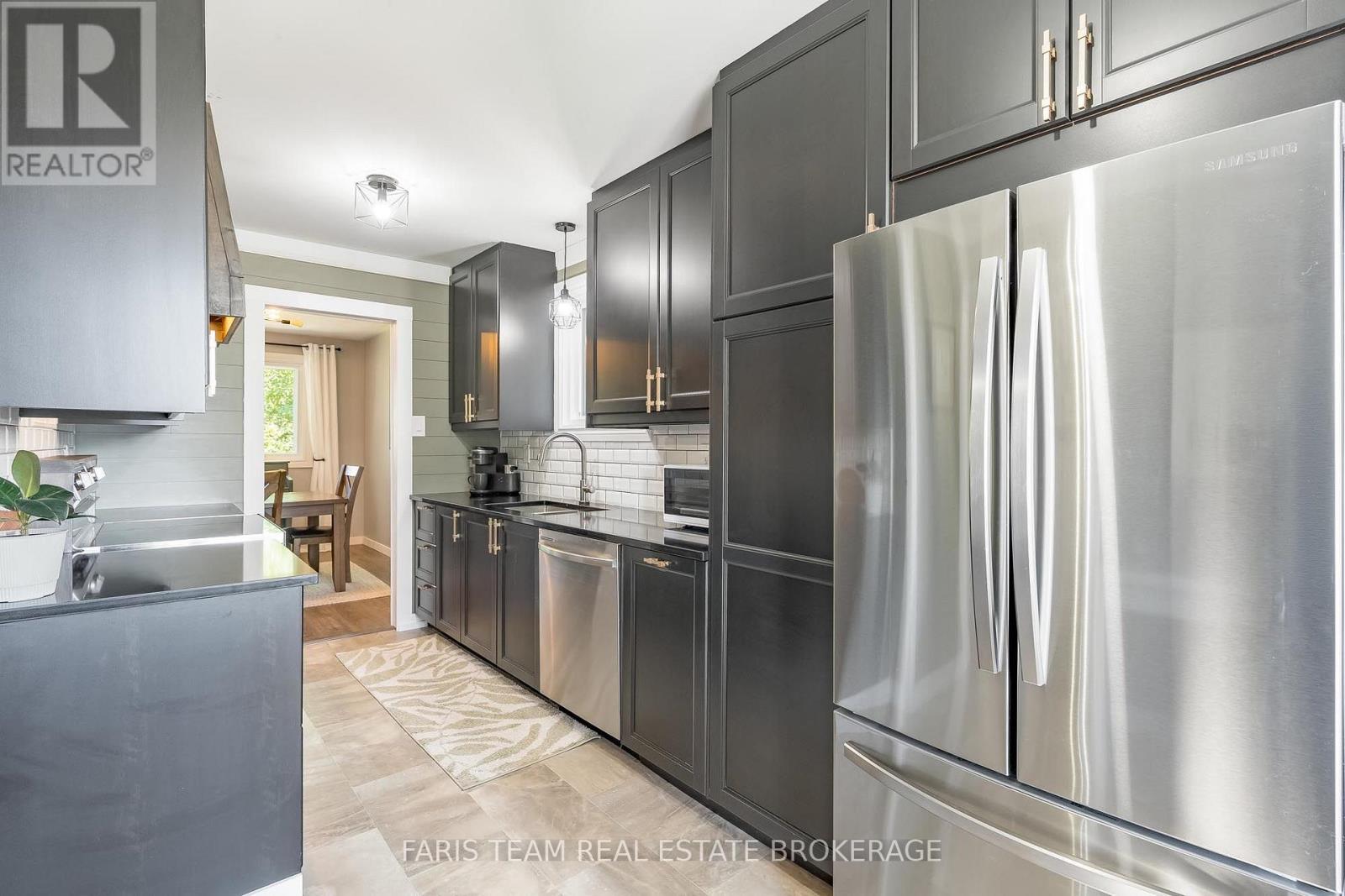 20 Carol Road, Barrie (Allandale Heights), Ontario  L4N 3P5 - Photo 6 - S13643790