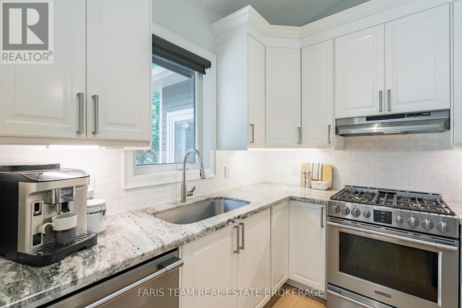 41 Tall Pines Drive, Tiny, Ontario  L9M 0H4 - Photo 7 - S13643920