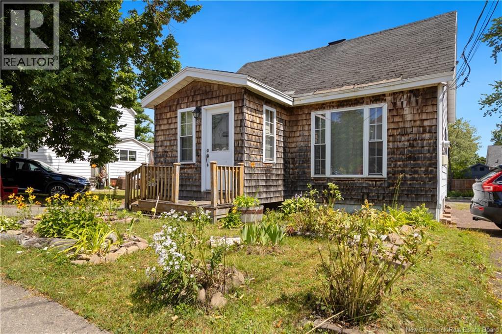 49 Mcsweeney Avenue, Moncton, New Brunswick E1C 7C6 - Photo 2 - NB145319