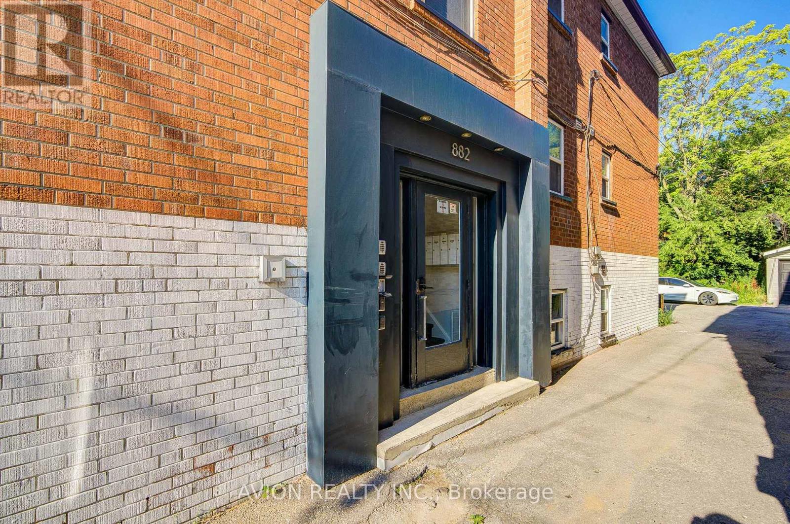 Unit 3 - 882 Broadview Avenue, Toronto, Ontario  M4K 2R1 - Photo 3 - E13601188