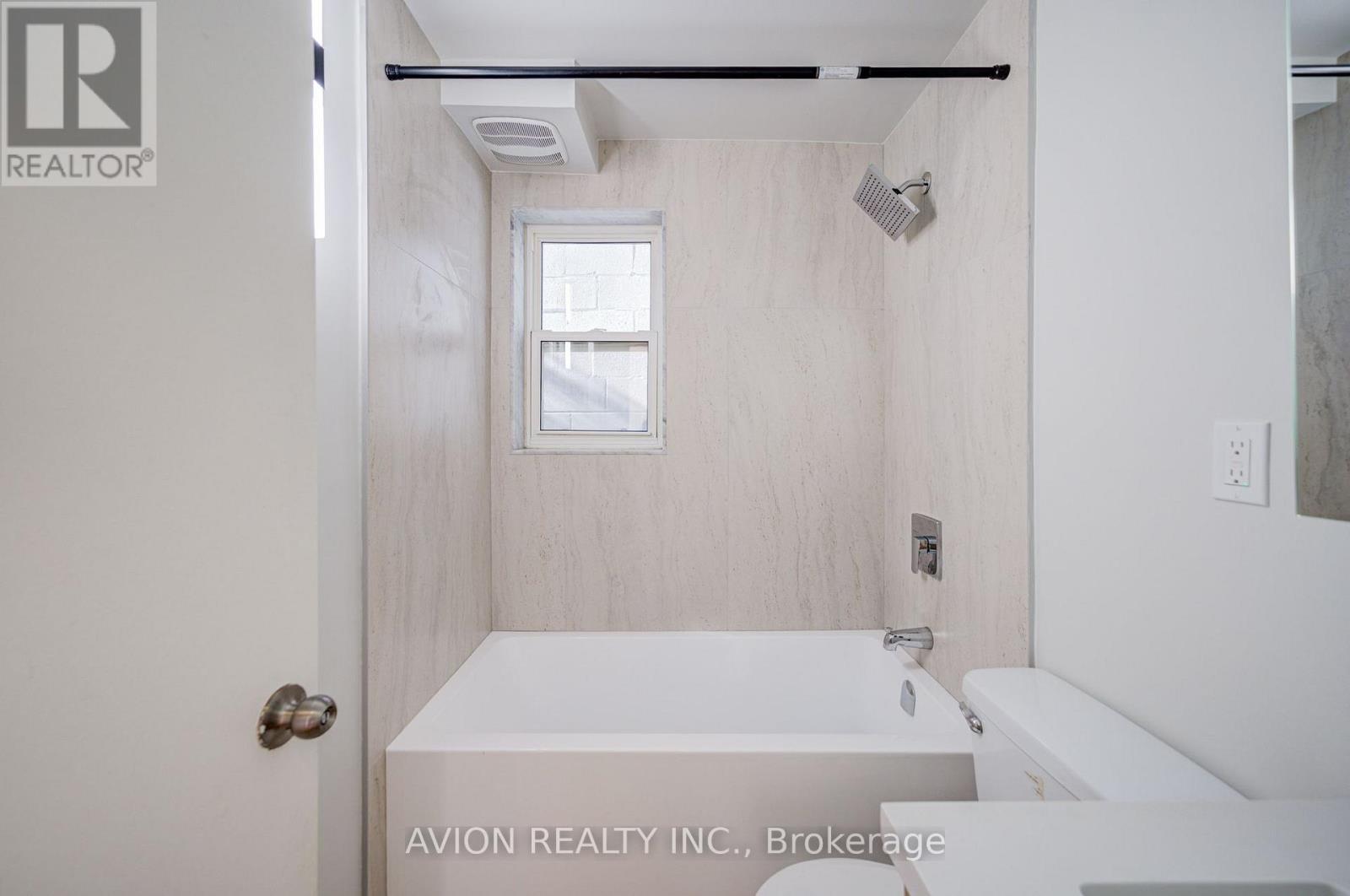 Unit 3 - 882 Broadview Avenue, Toronto, Ontario  M4K 2R1 - Photo 12 - E13601188