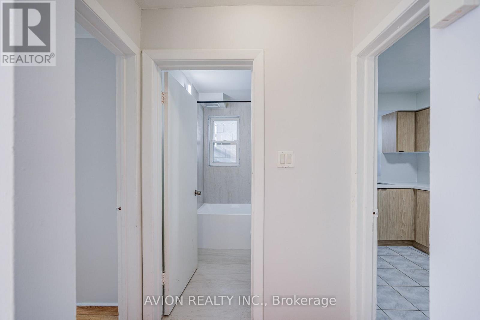 Unit 3 - 882 Broadview Avenue, Toronto, Ontario  M4K 2R1 - Photo 21 - E13601188