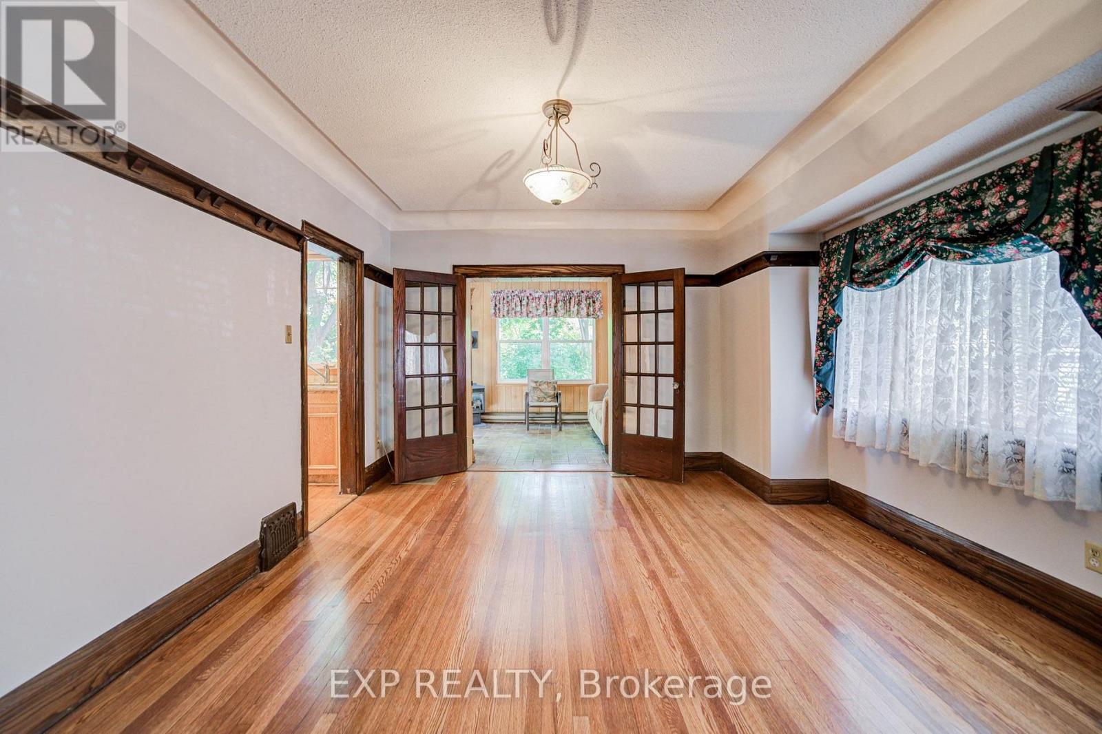 10 King Street Crescent, Toronto, Ontario  M9N 1K6 - Photo 10 - W13643702