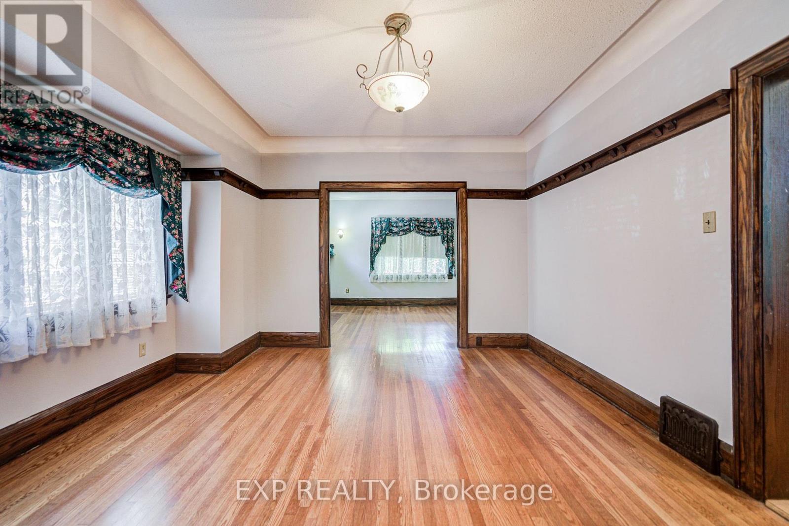 10 King Street Crescent, Toronto, Ontario  M9N 1K6 - Photo 13 - W13643702