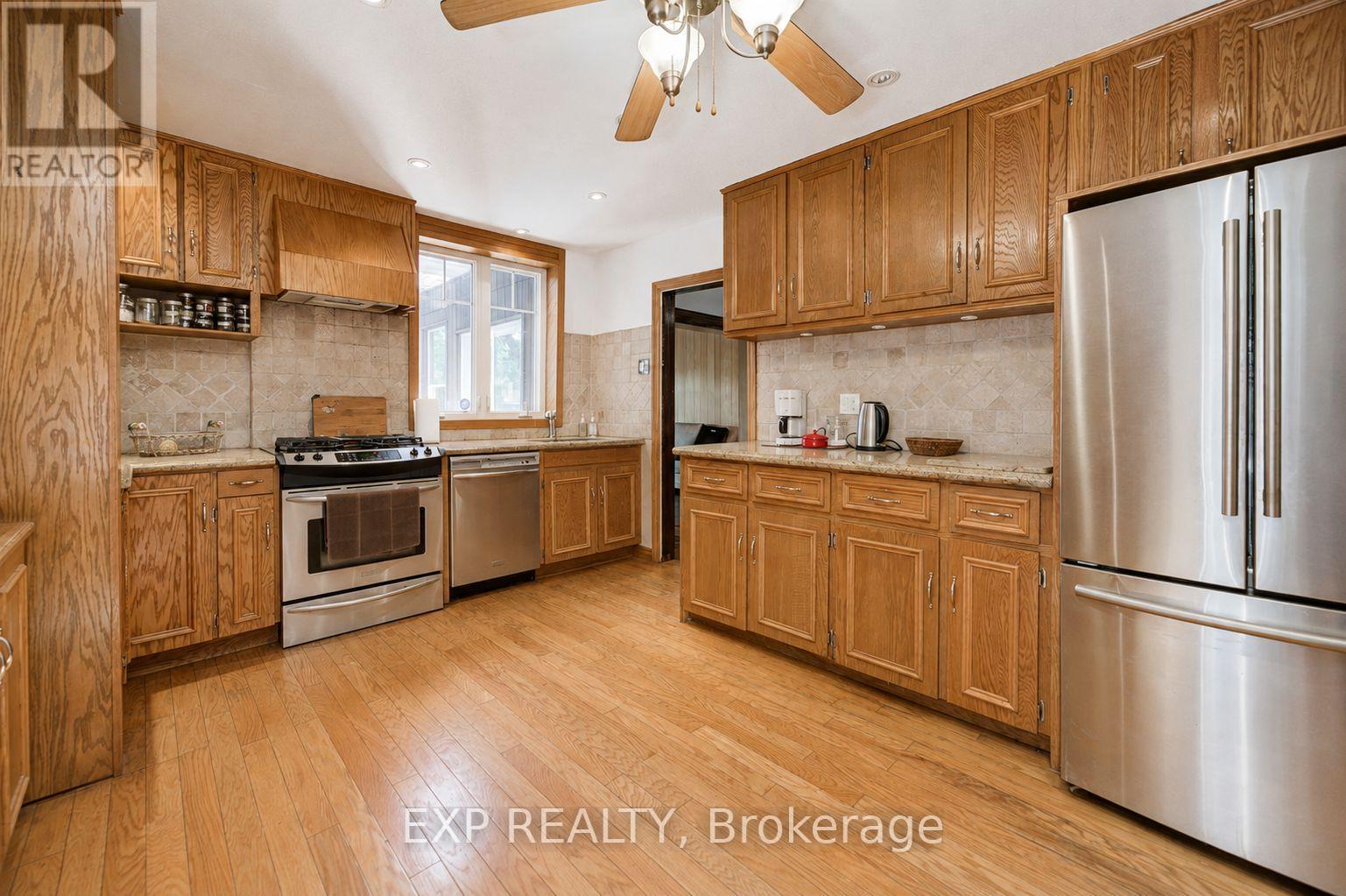 10 King Street Crescent, Toronto, Ontario  M9N 1K6 - Photo 20 - W13643702