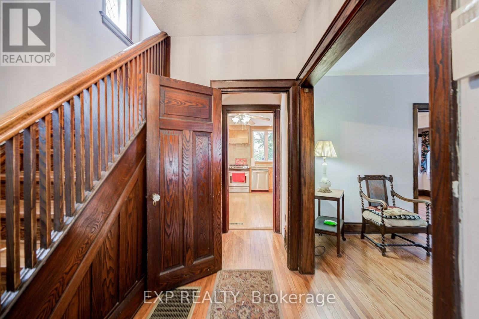 10 King Street Crescent, Toronto, Ontario  M9N 1K6 - Photo 7 - W13643702