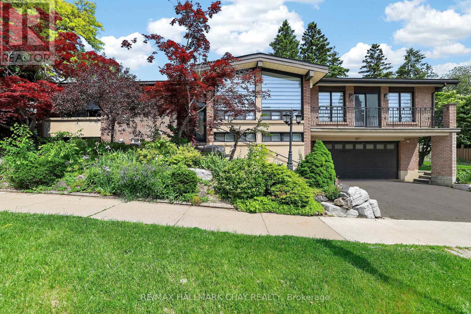 UPPER - 80 BEAUMONDE HEIGHTS DRIVE