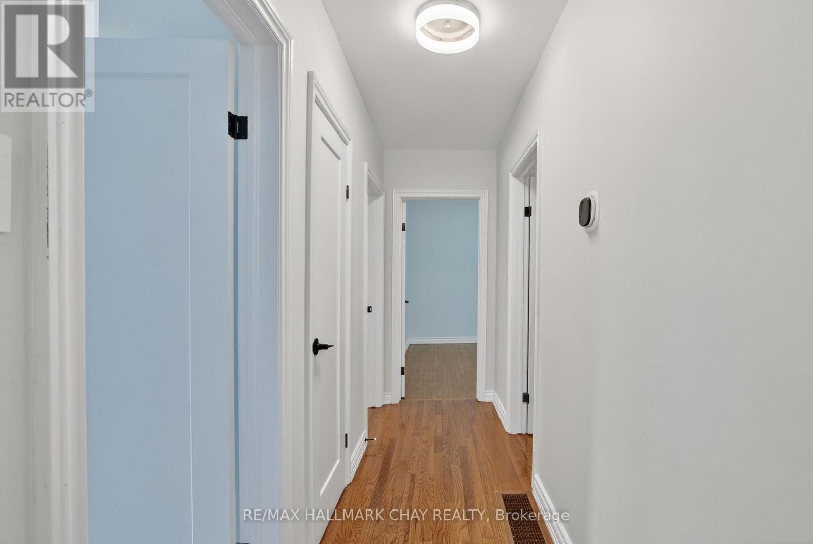 Upper - 80 Beaumonde Heights Drive, Toronto, Ontario  M9V 1V9 - Photo 22 - W13643734
