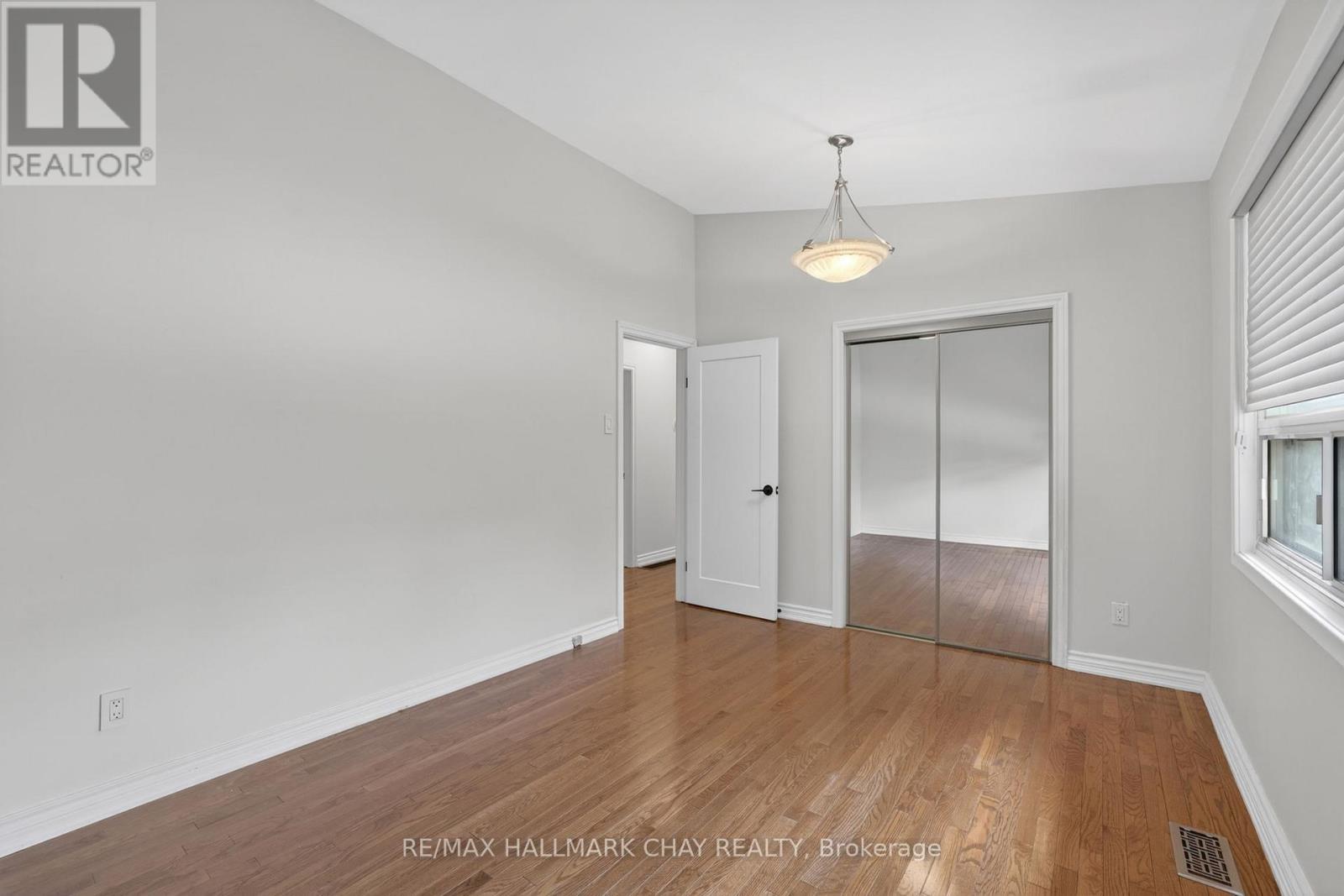 Upper - 80 Beaumonde Heights Drive, Toronto, Ontario  M9V 1V9 - Photo 25 - W13643734