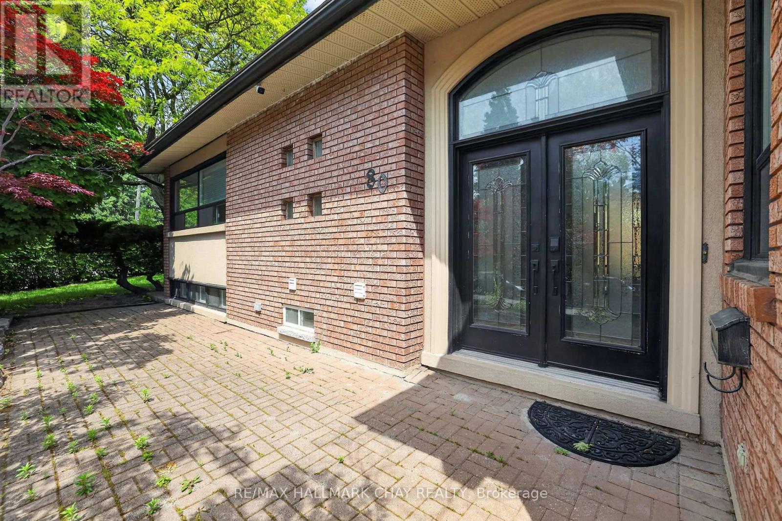 Upper - 80 Beaumonde Heights Drive, Toronto, Ontario  M9V 1V9 - Photo 3 - W13643734