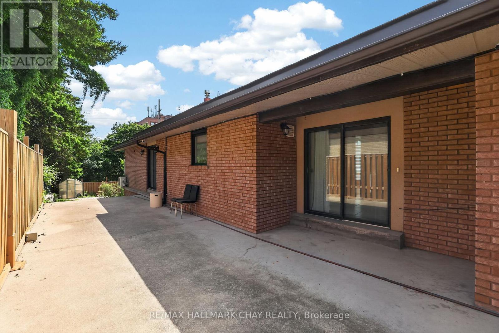 Upper - 80 Beaumonde Heights Drive, Toronto, Ontario  M9V 1V9 - Photo 33 - W13643734