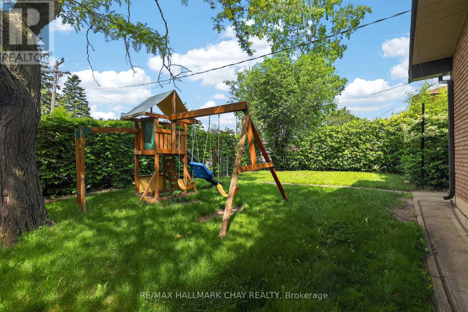 Upper - 80 Beaumonde Heights Drive, Toronto, Ontario  M9V 1V9 - Photo 38 - W13643734
