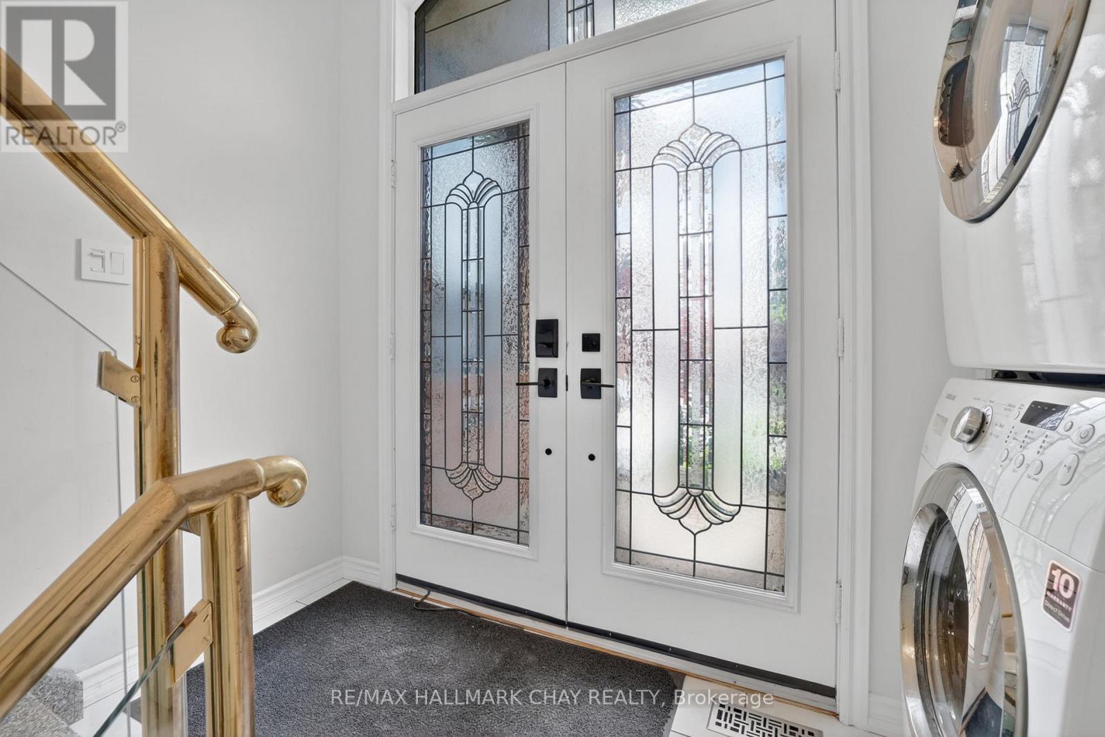 Upper - 80 Beaumonde Heights Drive, Toronto, Ontario  M9V 1V9 - Photo 4 - W13643734