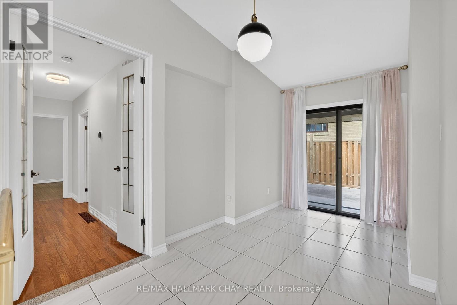 Upper - 80 Beaumonde Heights Drive, Toronto, Ontario  M9V 1V9 - Photo 6 - W13643734