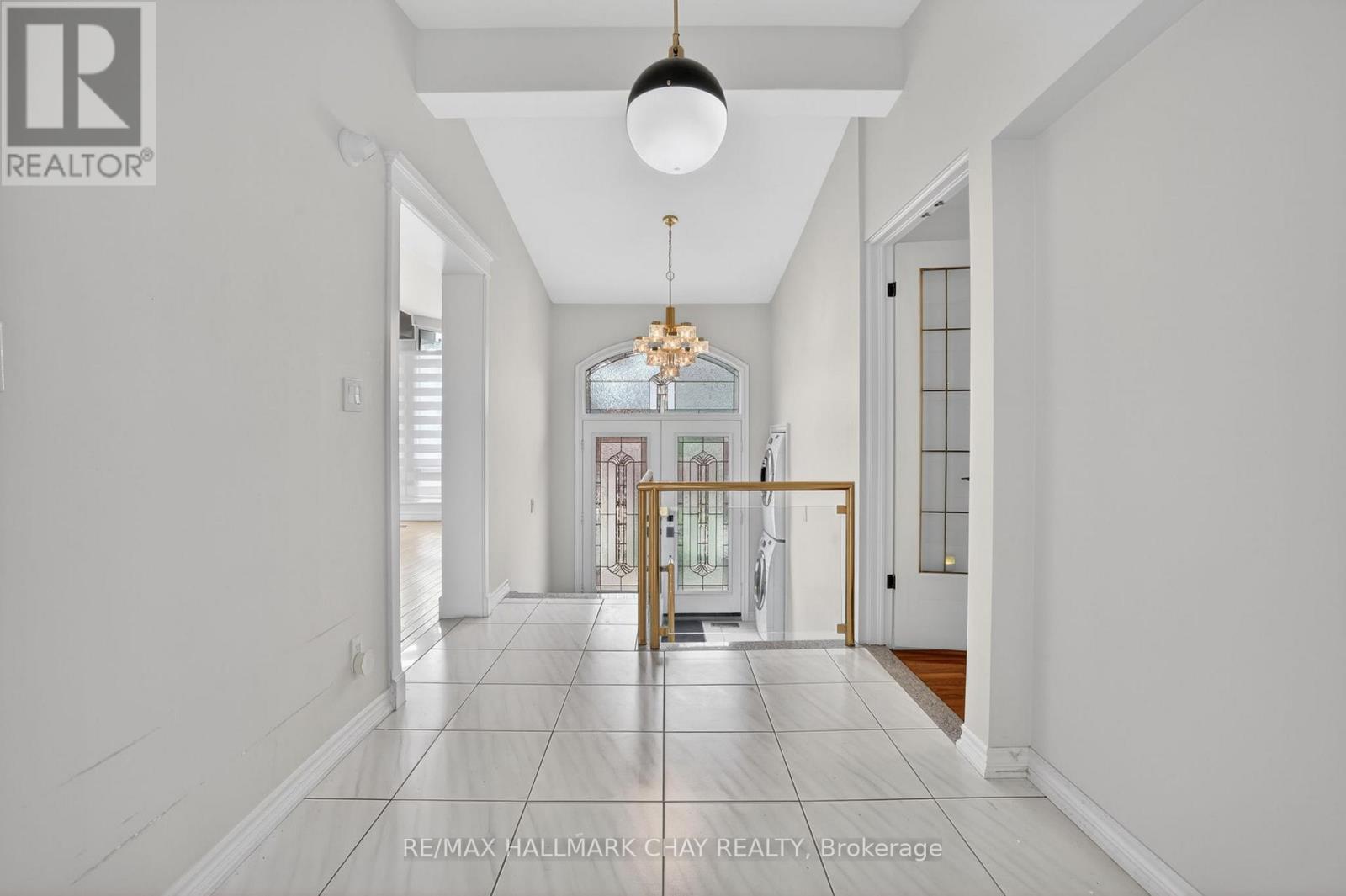 Upper - 80 Beaumonde Heights Drive, Toronto, Ontario  M9V 1V9 - Photo 7 - W13643734