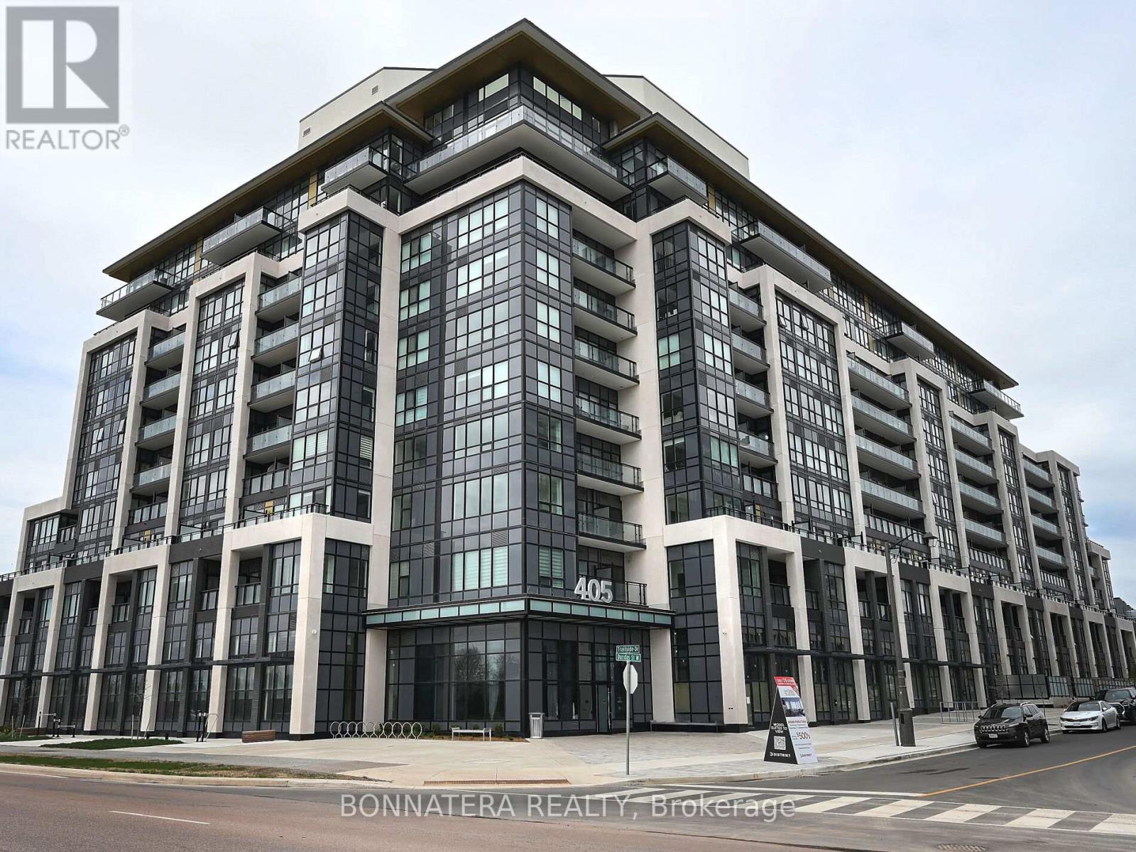 319 - 405 DUNDAS STREET W