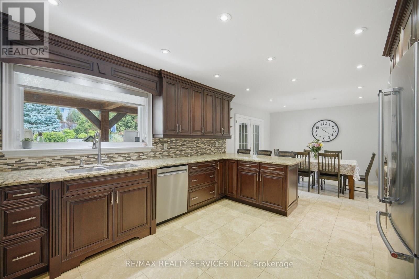 8 Ridgehill Drive, Brampton, Ontario  L6Y 2C4 - Photo 13 - W13643896