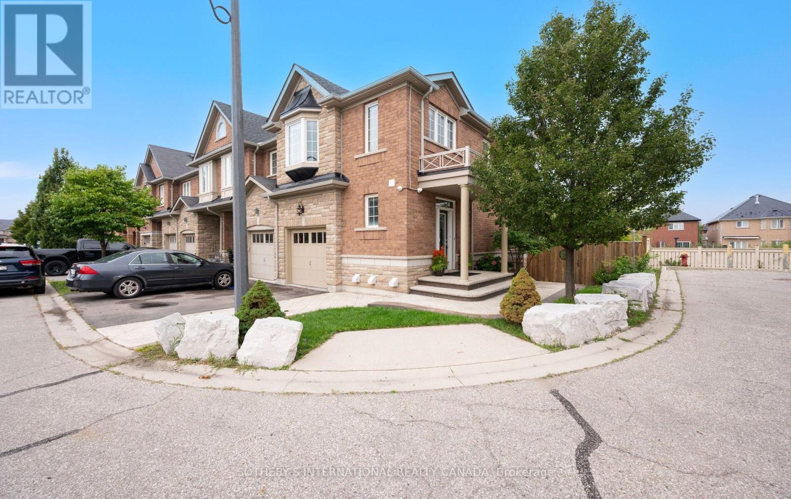 21 - 745 Farmstead Drive, Milton, Ontario  L9T 8B1 - Photo 1 - W13643980