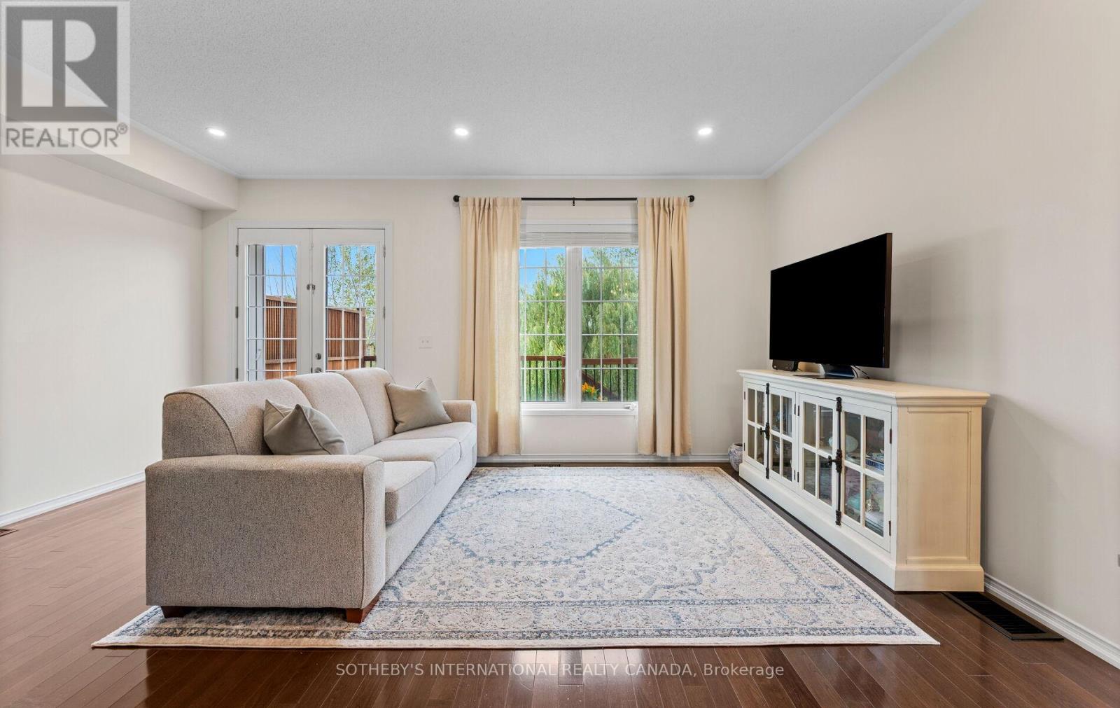 21 - 745 Farmstead Drive, Milton, Ontario  L9T 8B1 - Photo 6 - W13643980