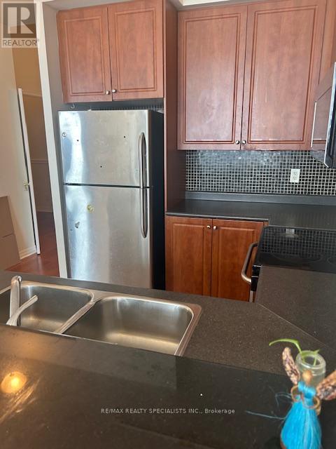 3301 - 220 Burnhamthorpe Road, Mississauga, Ontario  L5B 3Y5 - Photo 4 - W13644030