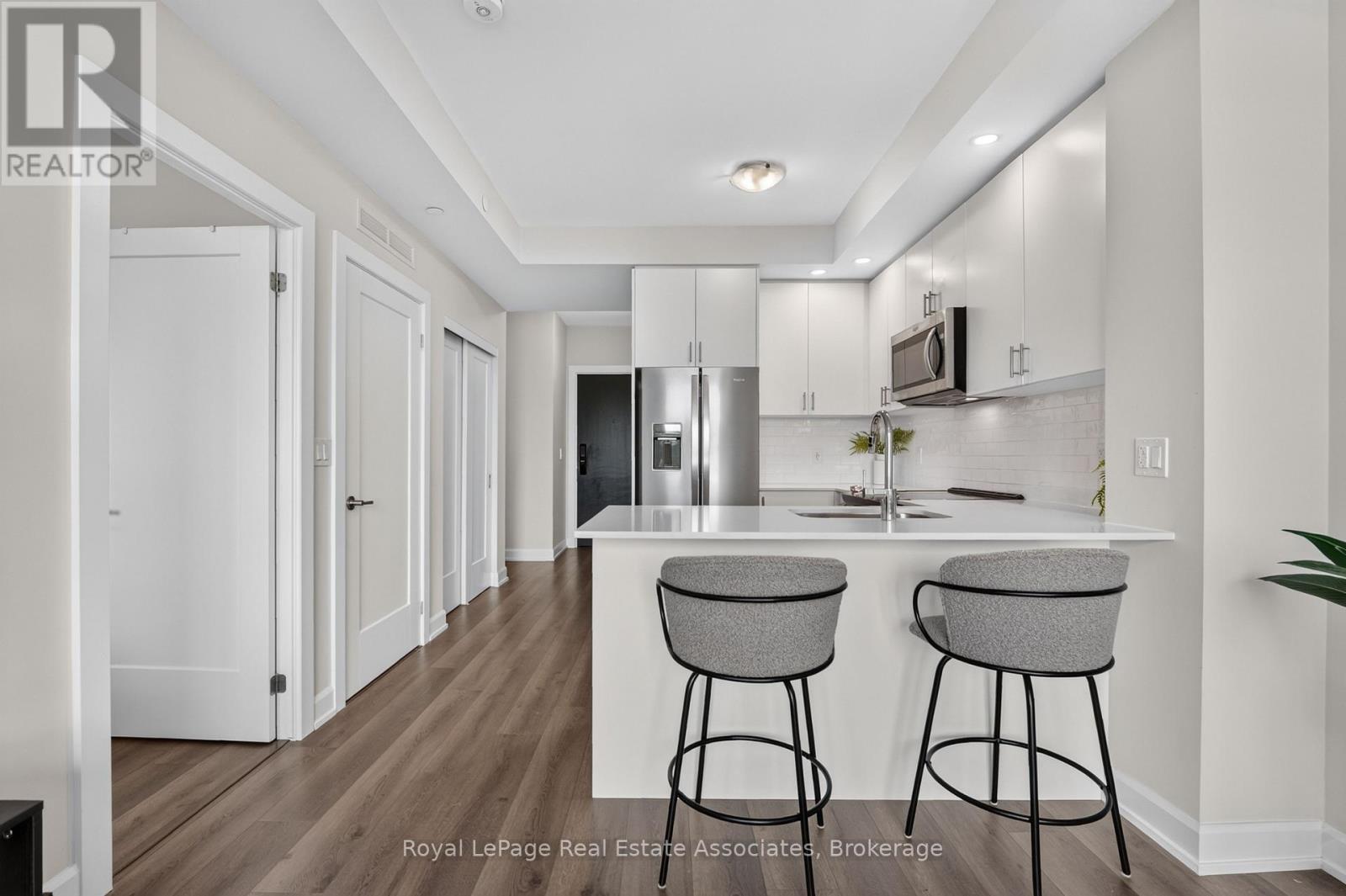 622 - 3200 William Coltson Avenue, Oakville, Ontario  L6H 7B9 - Photo 3 - W13550046
