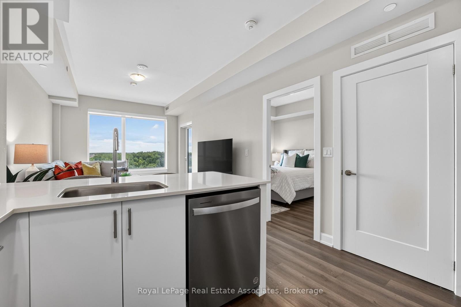 622 - 3200 William Coltson Avenue, Oakville, Ontario  L6H 7B9 - Photo 5 - W13550046