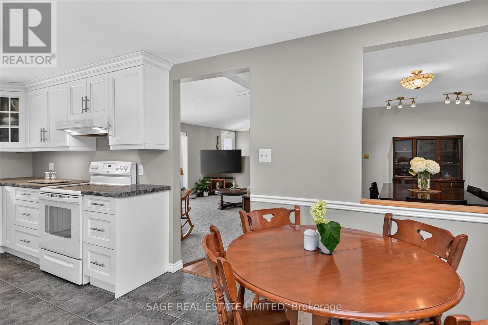 39 Riverside Drive, Kawartha Lakes, Ontario  K9V 0H6 - Photo 12 - X13643712