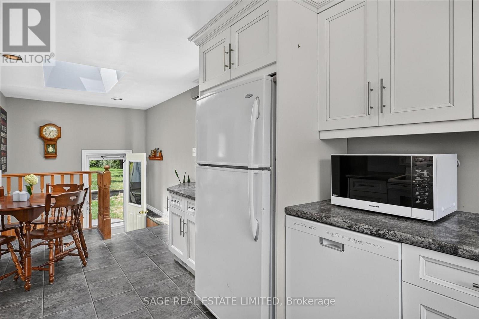 39 Riverside Drive, Kawartha Lakes, Ontario  K9V 0H6 - Photo 15 - X13643712