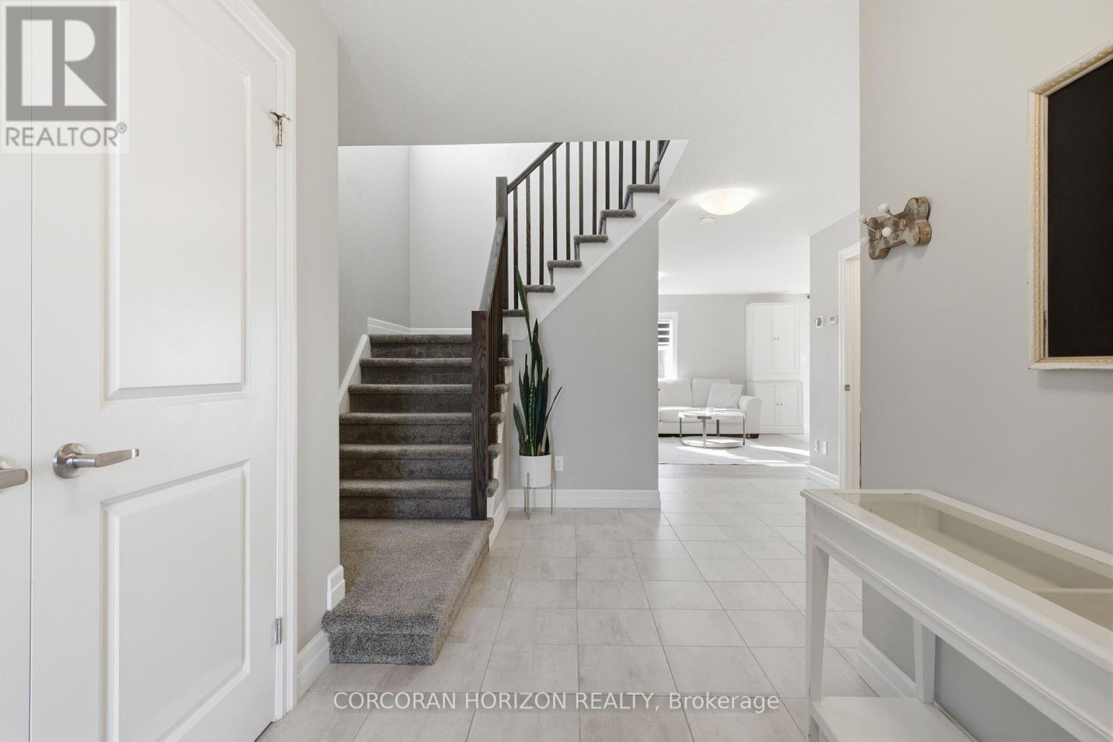 275 Bradshaw Drive, Stratford, Ontario  N5A 0G5 - Photo 8 - X13643742