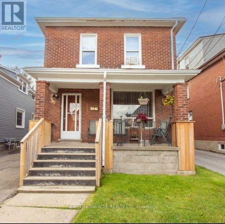 39 Park Street Welland, Welland, Ontario  L3B 4M3 - Photo 1 - X13643806