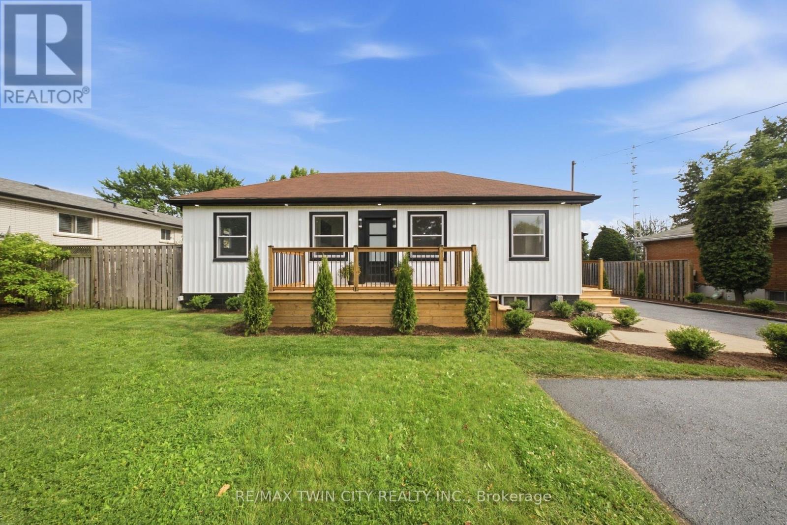 92 Fairview Drive, Brantford, Ontario  N3R 2W9 - Photo 3 - X13643932