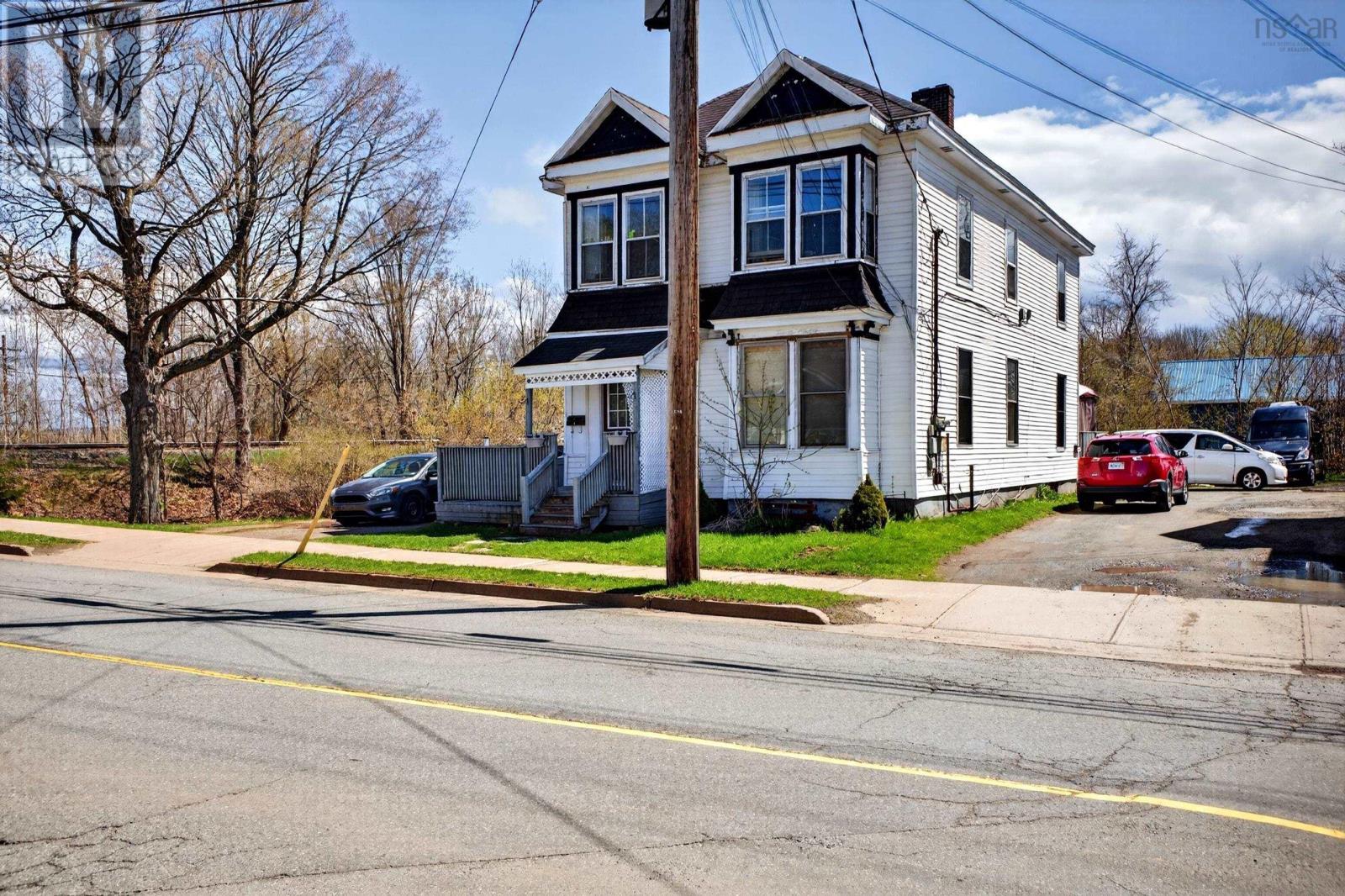 294 Queen Street, Truro, Nova Scotia  B2N 2C3 - Photo 2 - 202610600