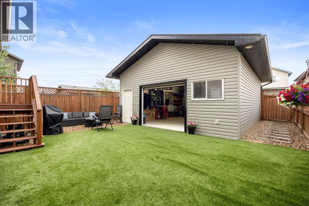 141 Honeysuckle Way, Fort Mcmurray, Alberta  T9K 0M8 - Photo 46 - A2323359