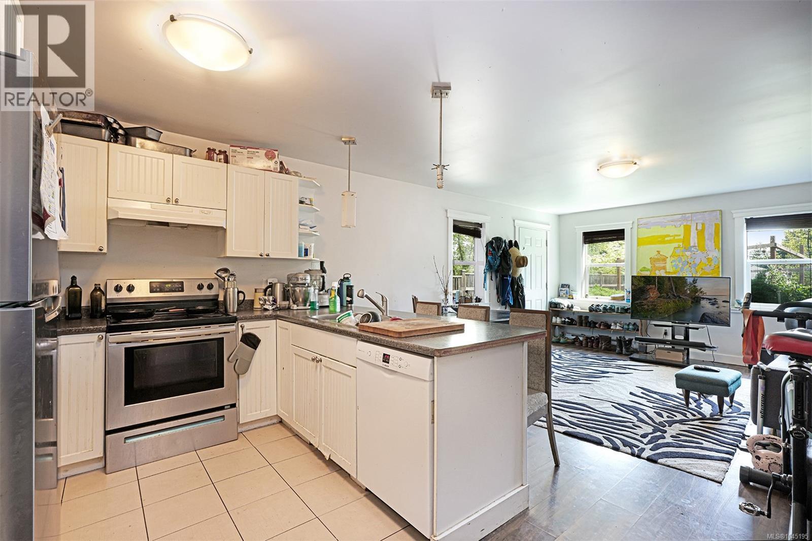 2712 Rydal Ave, Cumberland, British Columbia  V0R 1S0 - Photo 35 - 1045195