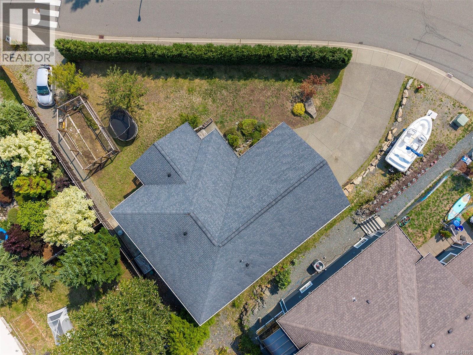 2712 Rydal Ave, Cumberland, British Columbia  V0R 1S0 - Photo 45 - 1045195